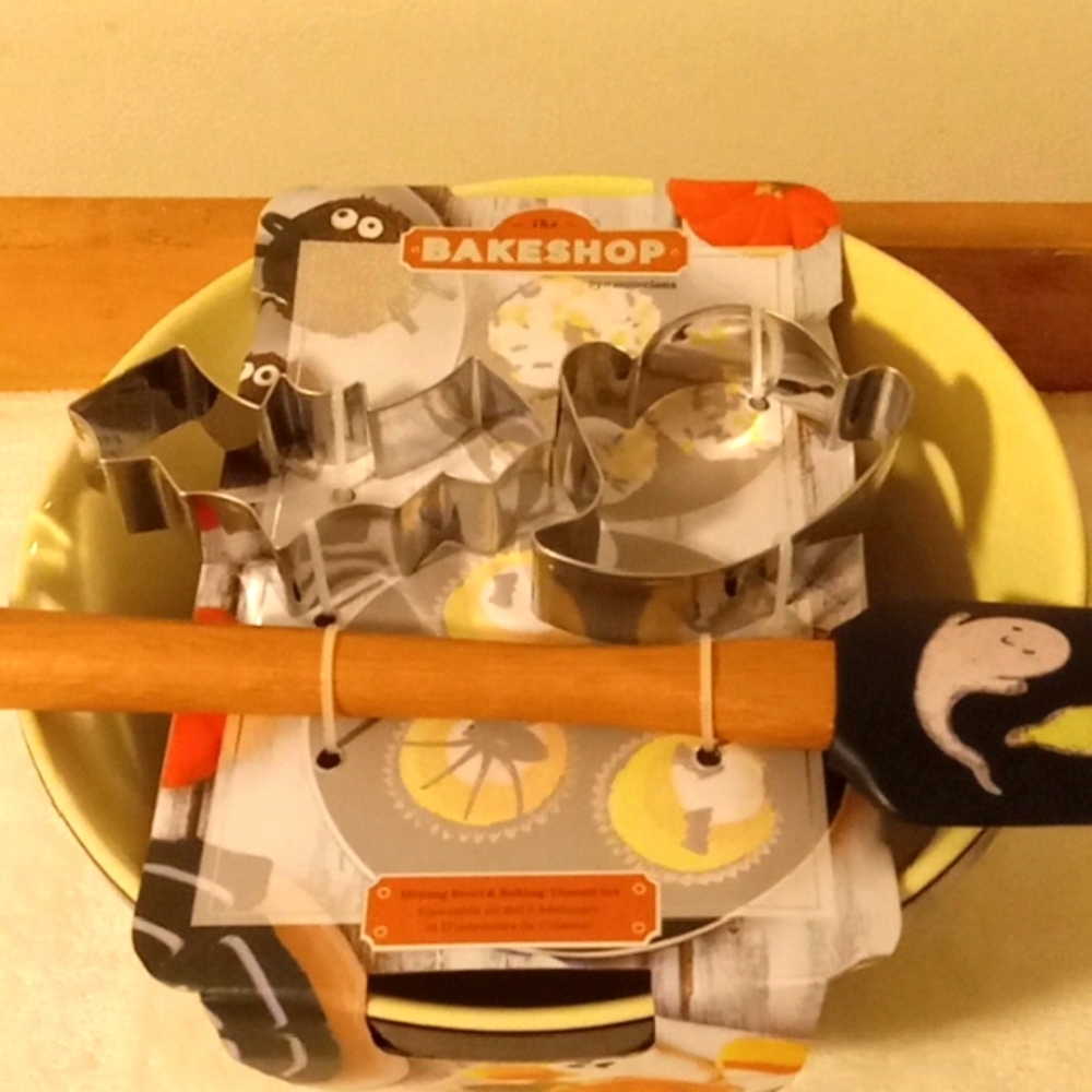 The Bakeshop Halloween Mixing bowl Set 👻👻👻👻👻